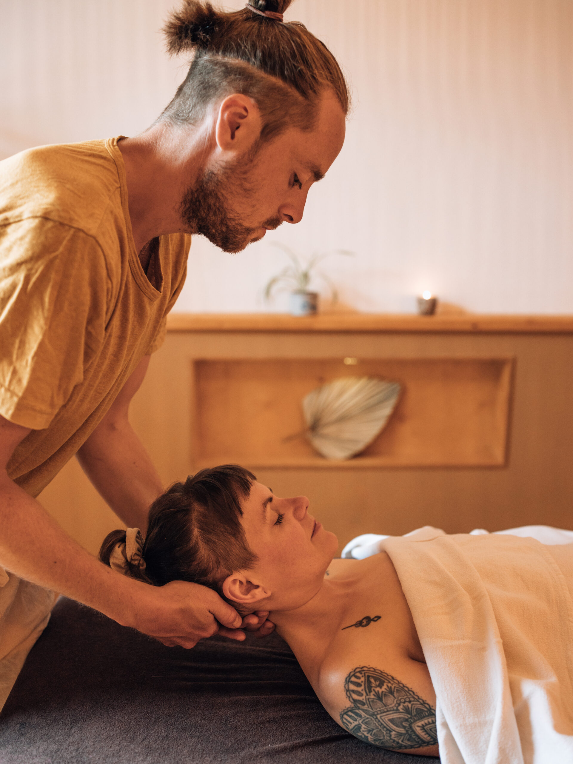 sinnliche Massage am Kopf